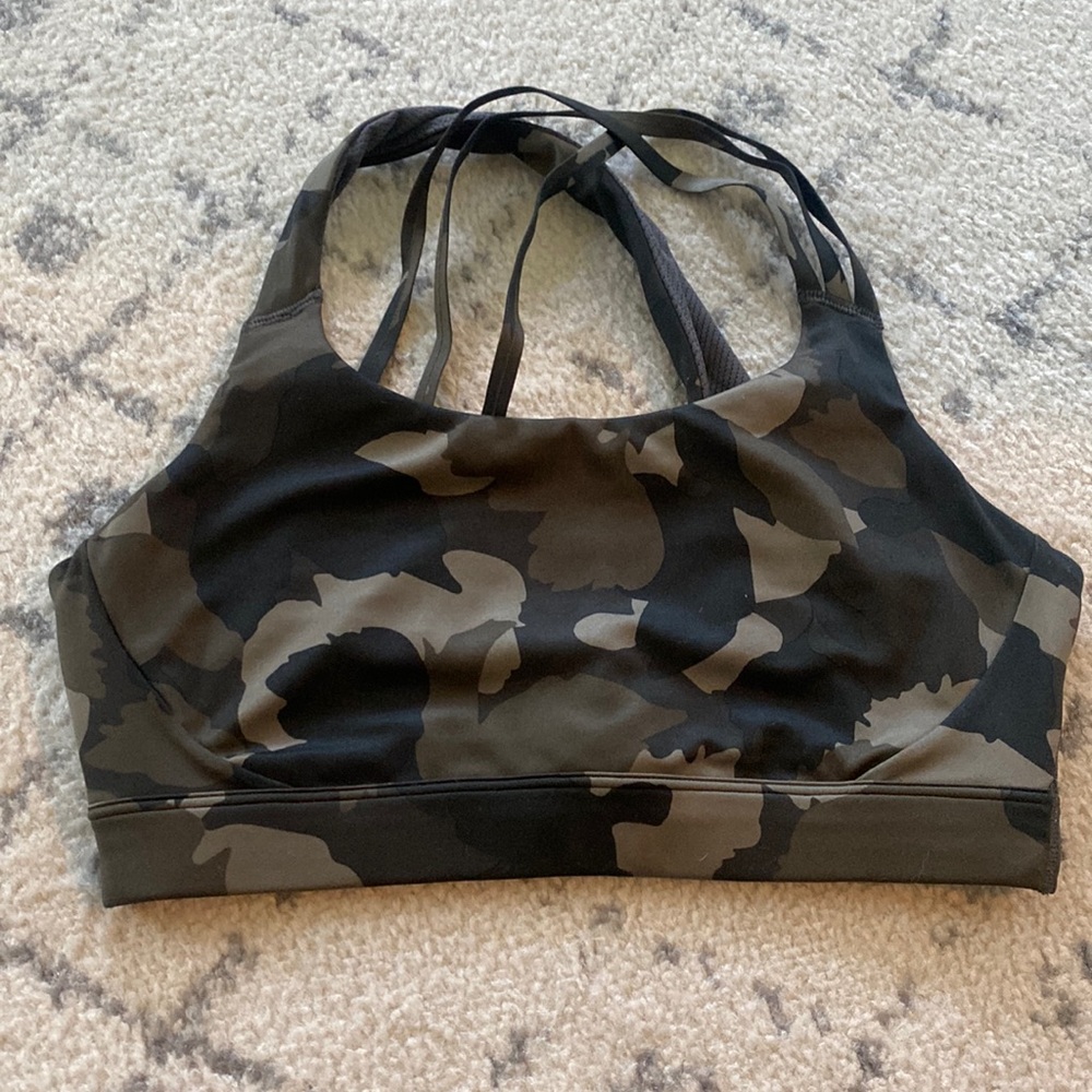 WORN 2x! Athleta Camo Strappy Bra